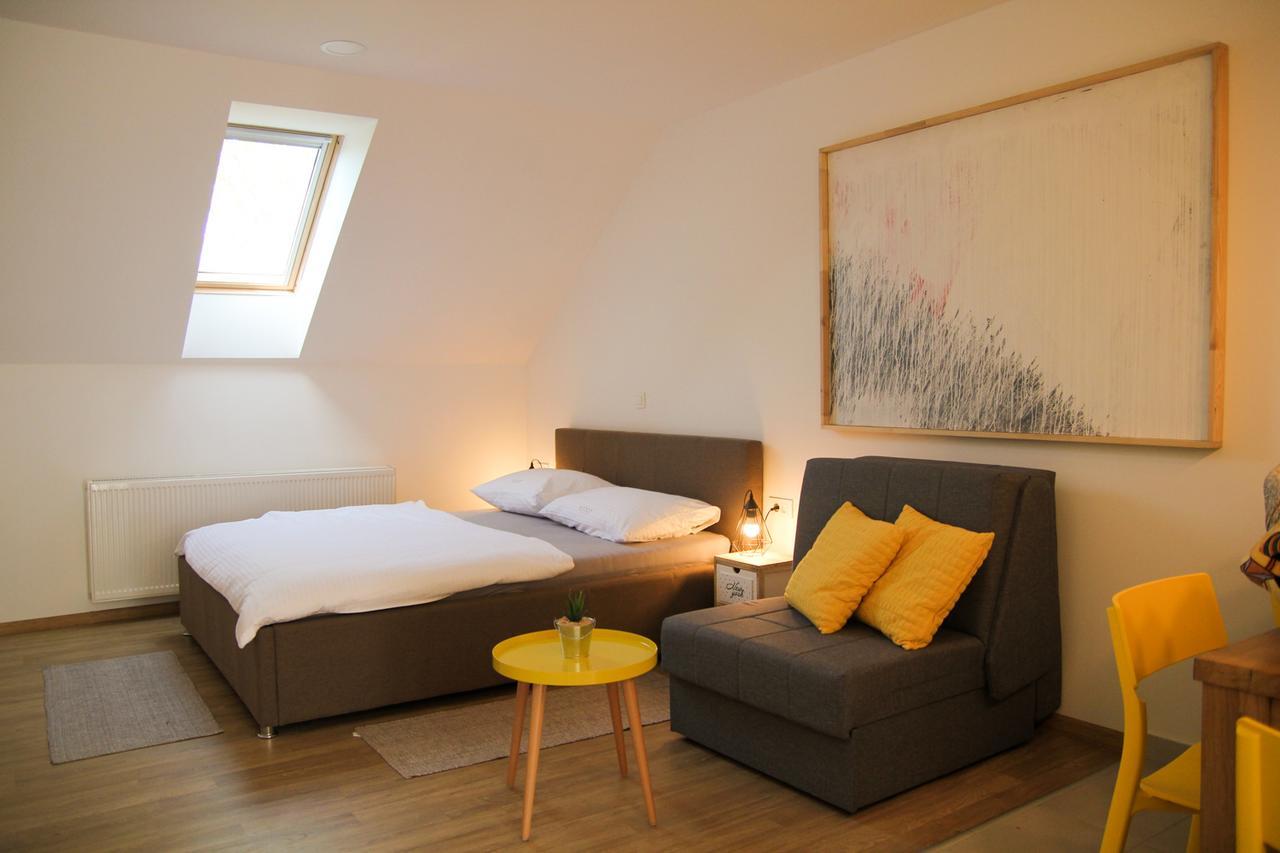 אוסילק Apartmani Mursa מראה חיצוני תמונה