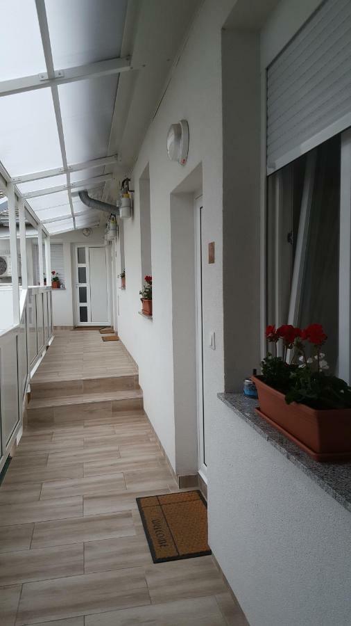 אוסילק Apartmani Mursa מראה חיצוני תמונה