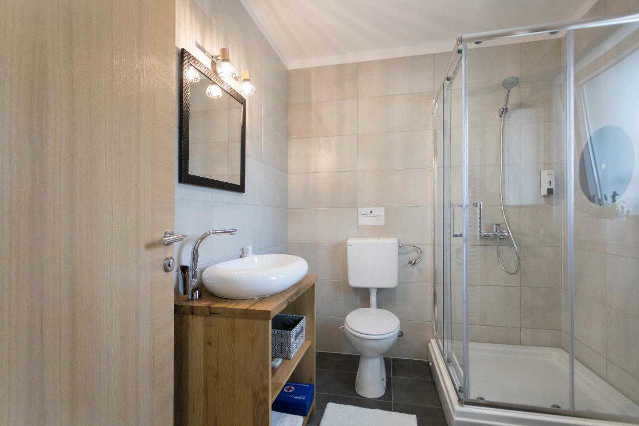 אוסילק Apartmani Mursa מראה חיצוני תמונה